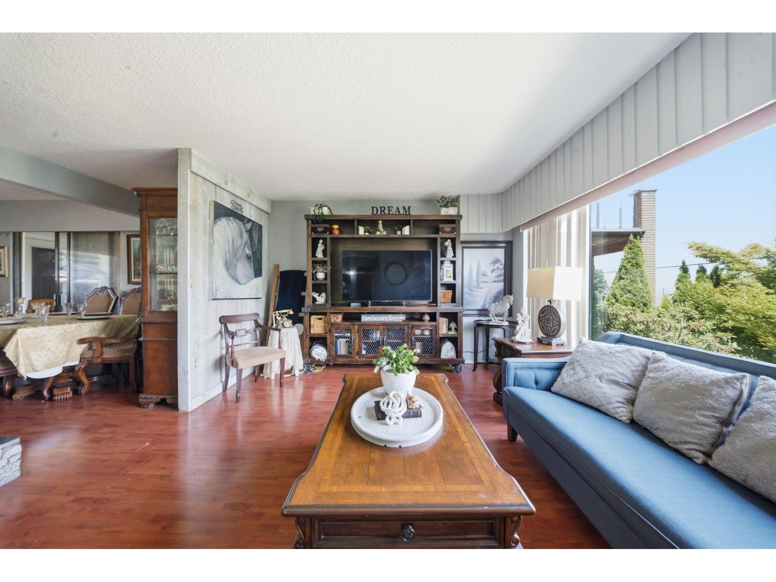 12222 100 Avenue Property Photo 8