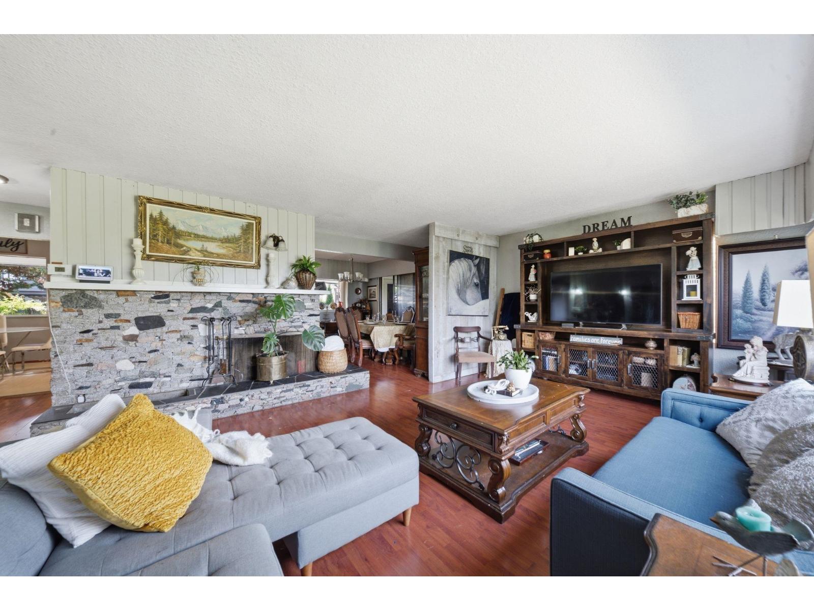 12222 100 Avenue Property Photo 9