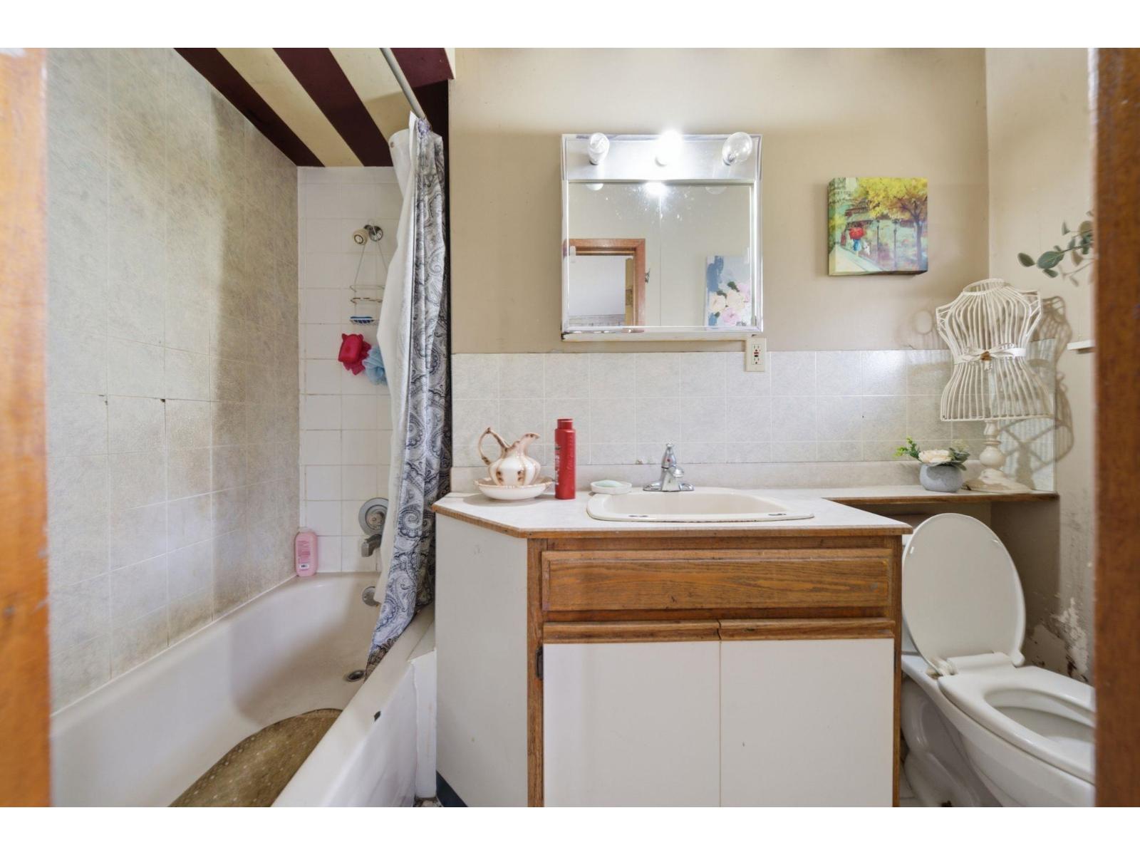 12222 100 Avenue Property Photo 20