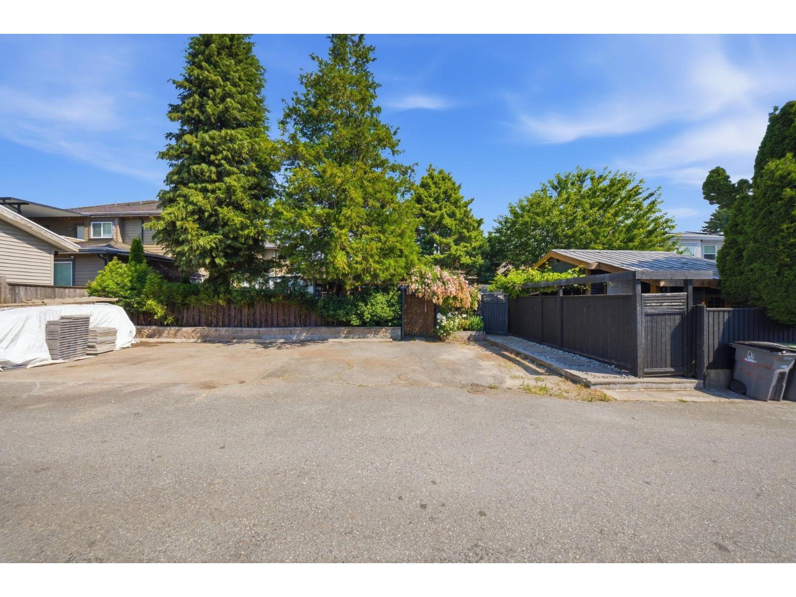 12222 100 Avenue Property Photo 34