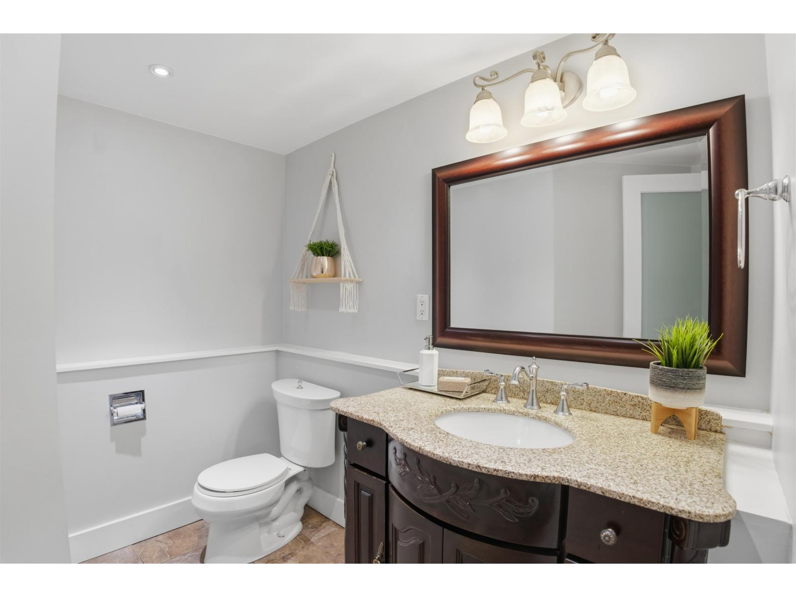 12891 Southridge Drive Property Photo 8