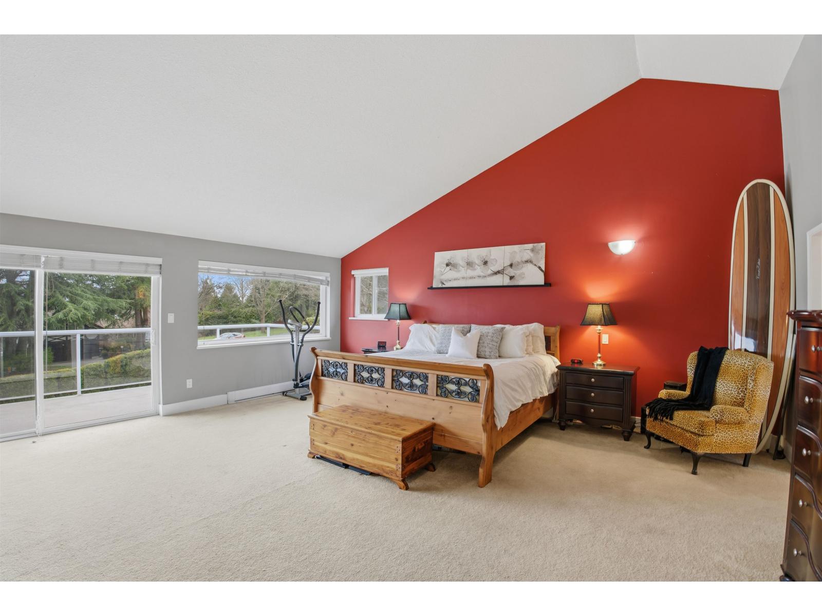 12891 Southridge Drive Property Photo 9
