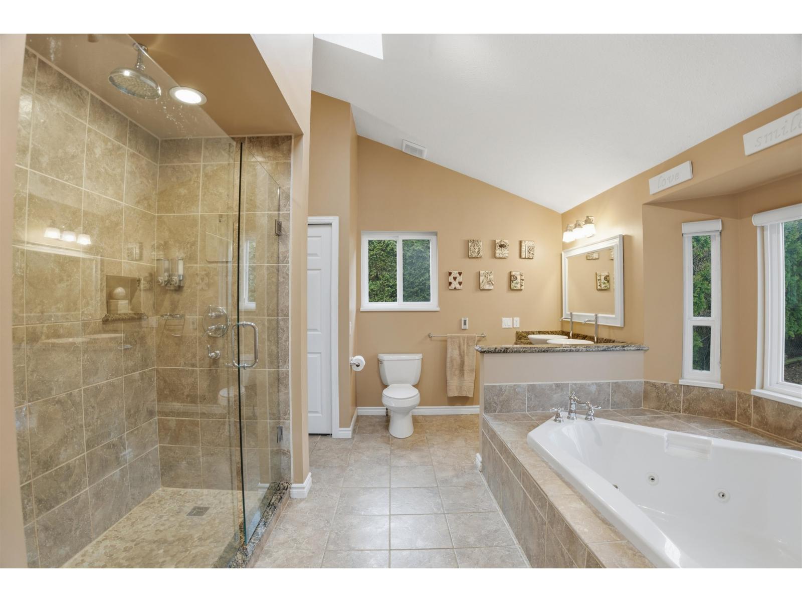 12891 Southridge Drive Property Photo 10