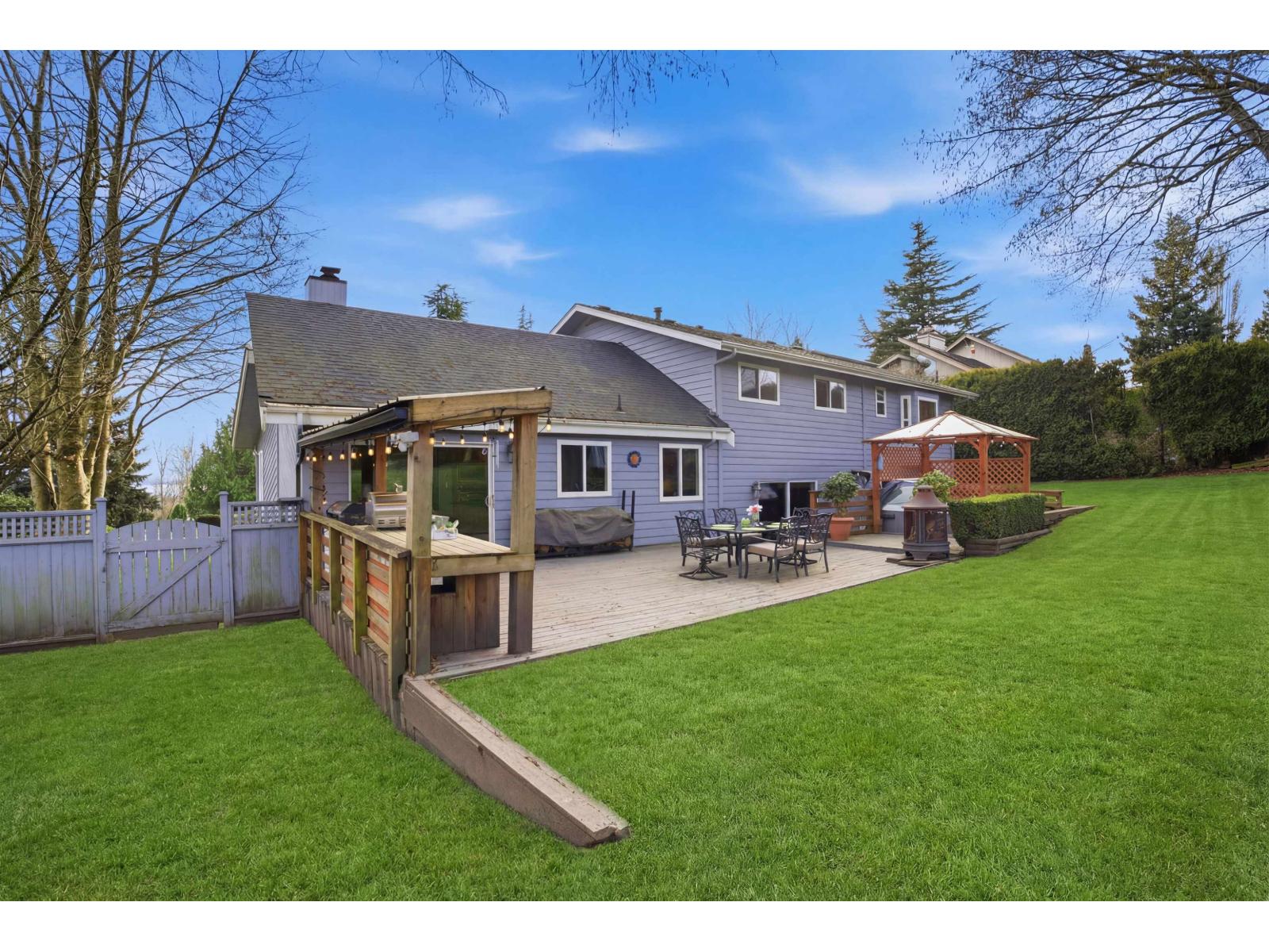12891 Southridge Drive Property Photo 18