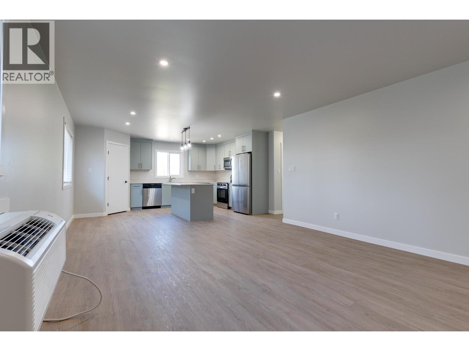 1193 N Blackburn Road Property Photo 4