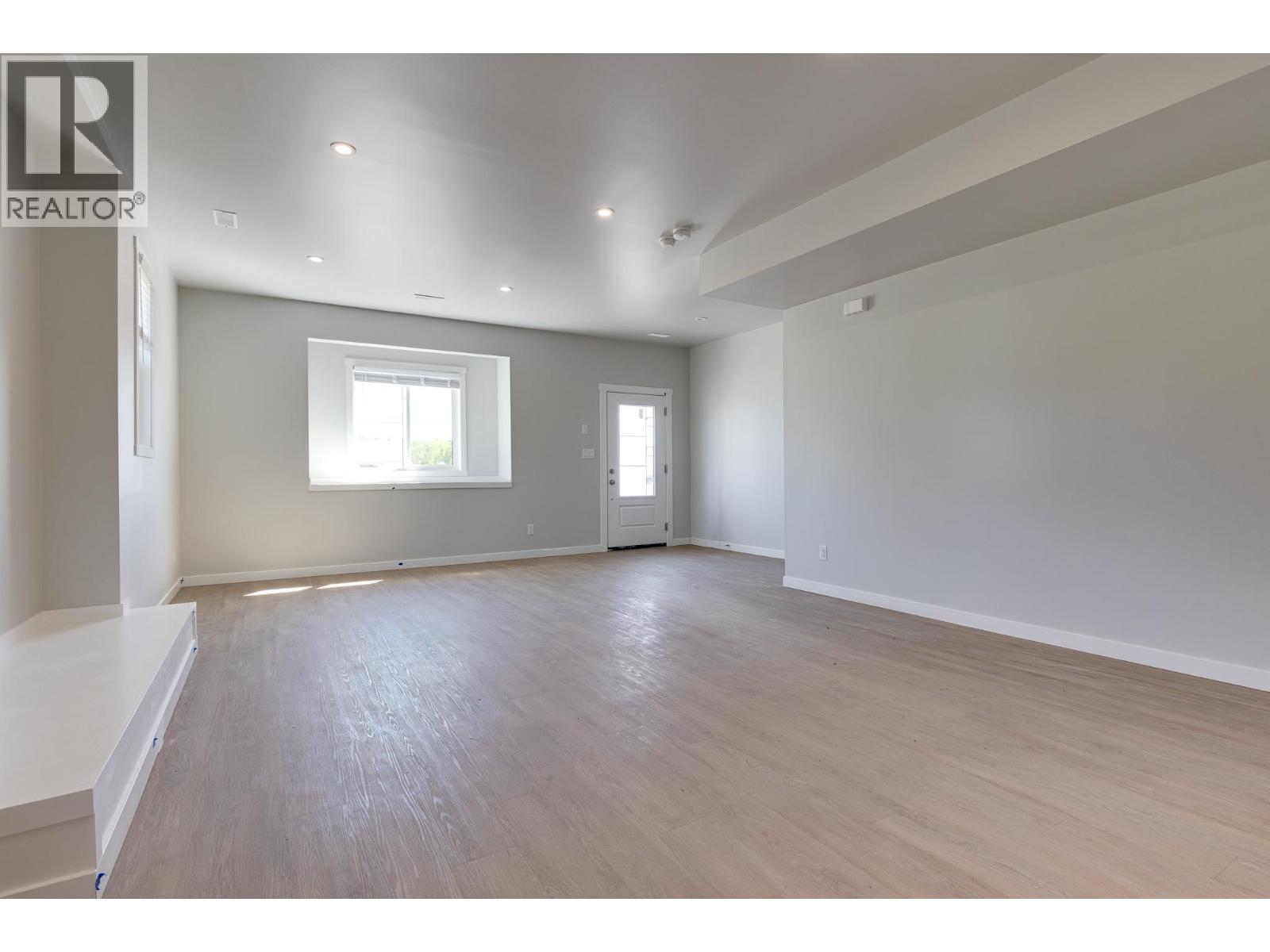 1197 N Blackburn Road Property Photo 6