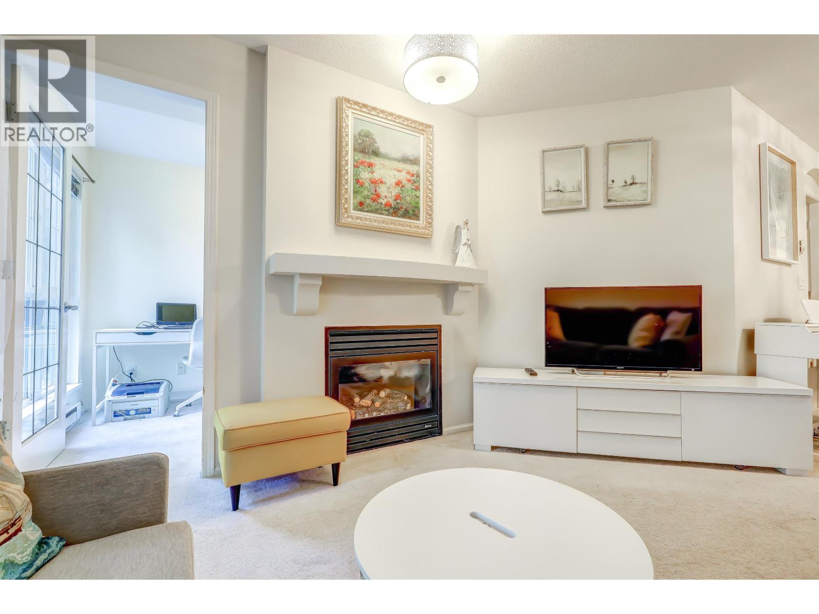 208 1150 E 29th Street Property Photo 5