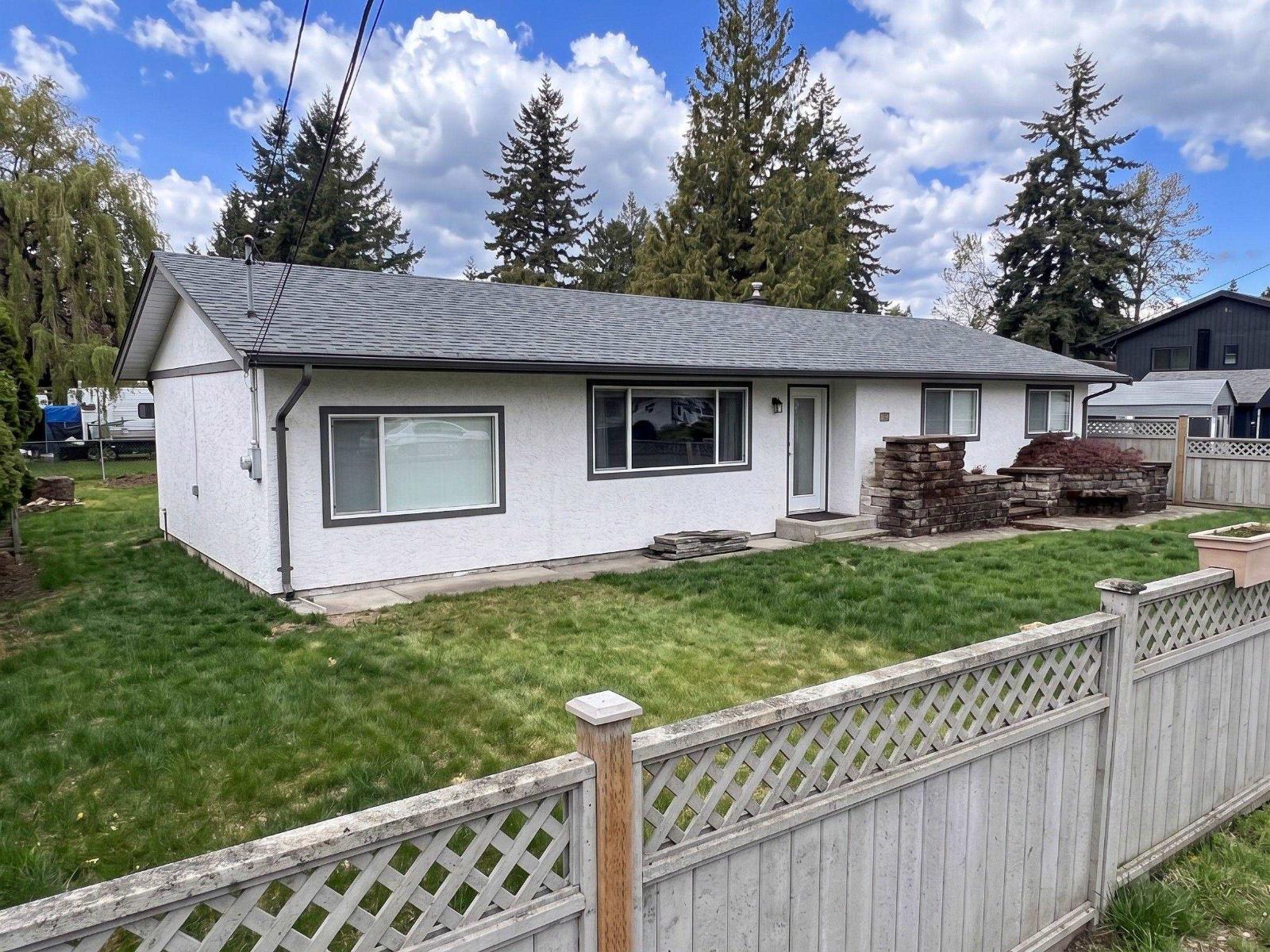 2561 Ross Road Property Photo 3