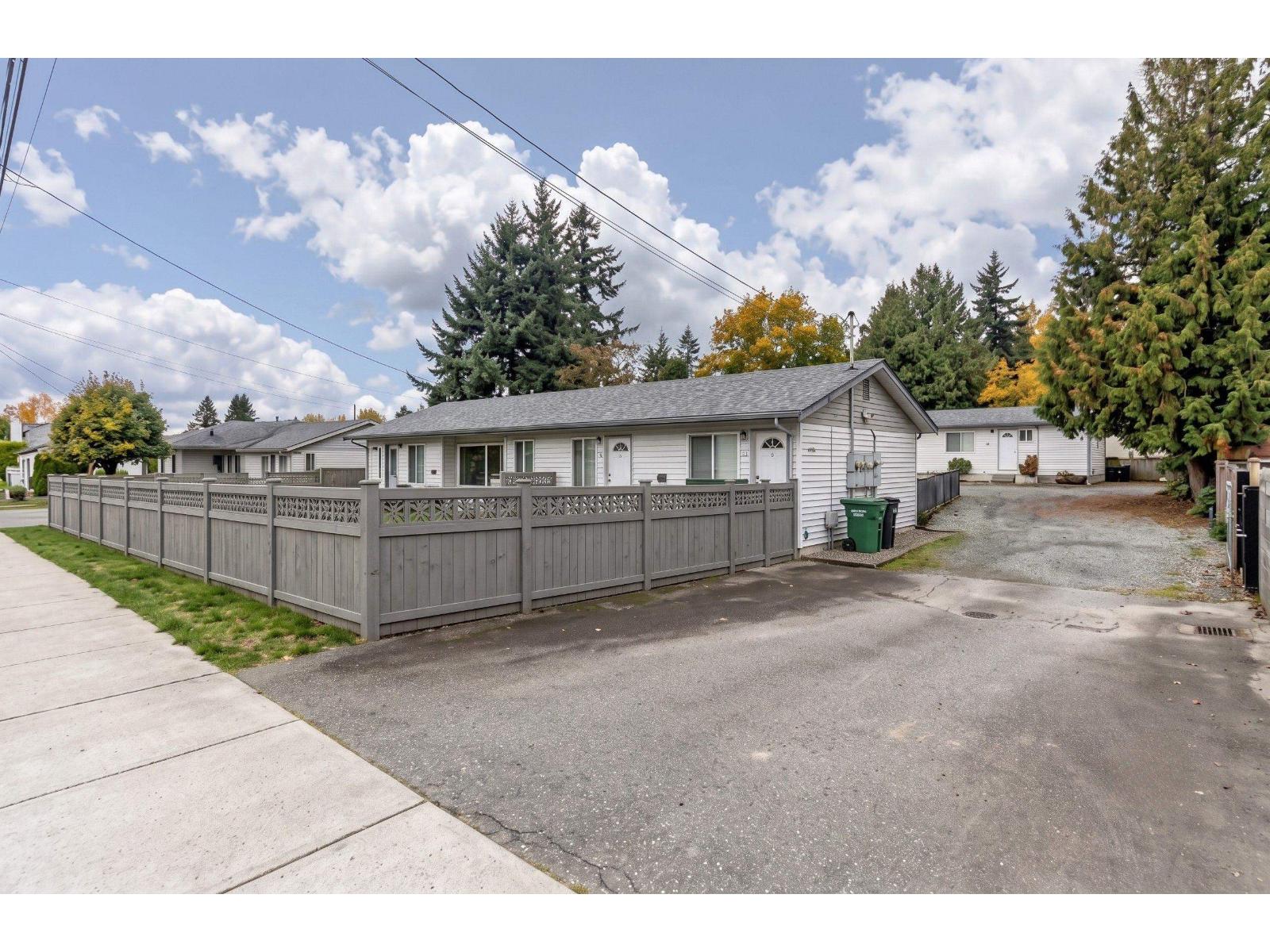 2561 Ross Road Property Photo 7