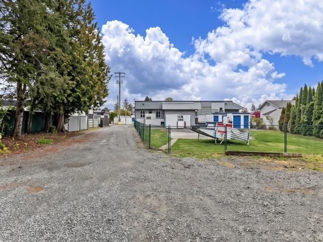 2561 Ross Road Property Photo 13