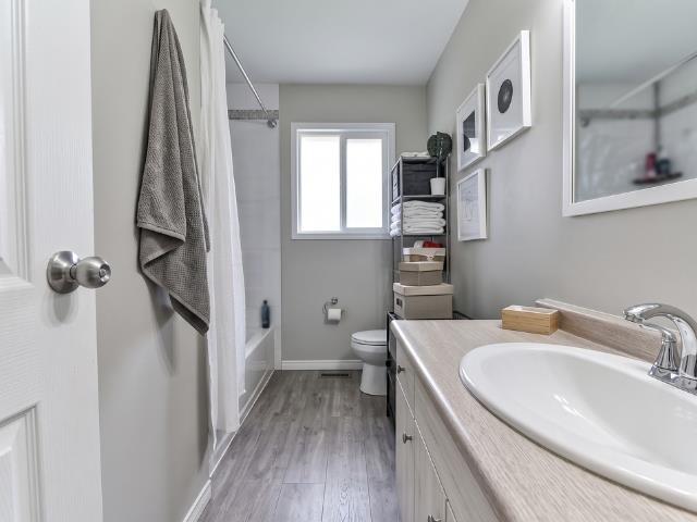 2561 Ross Road Property Photo 18