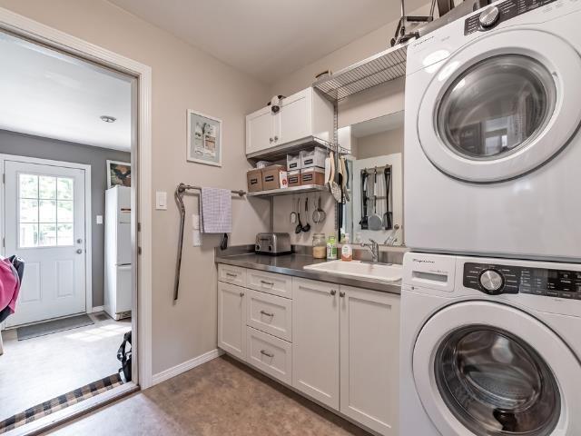 2561 Ross Road Property Photo 19