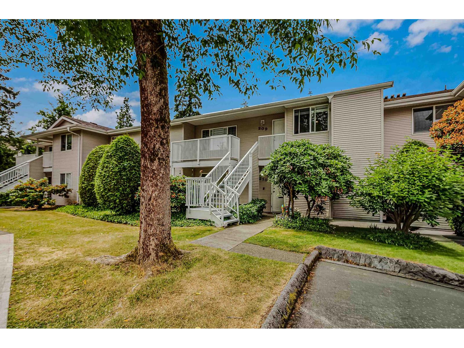 209 13947 72 Avenue Property Photo 2