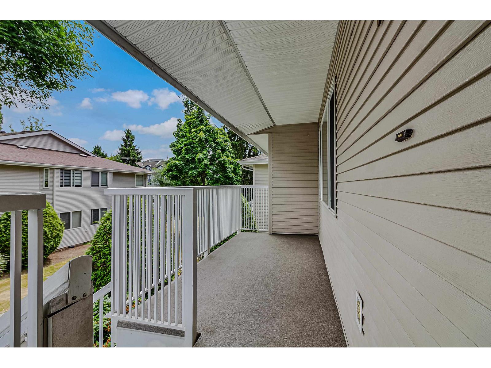 209 13947 72 Avenue Property Photo 3