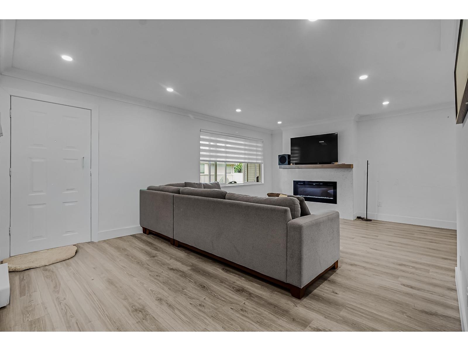 209 13947 72 Avenue Property Photo 6