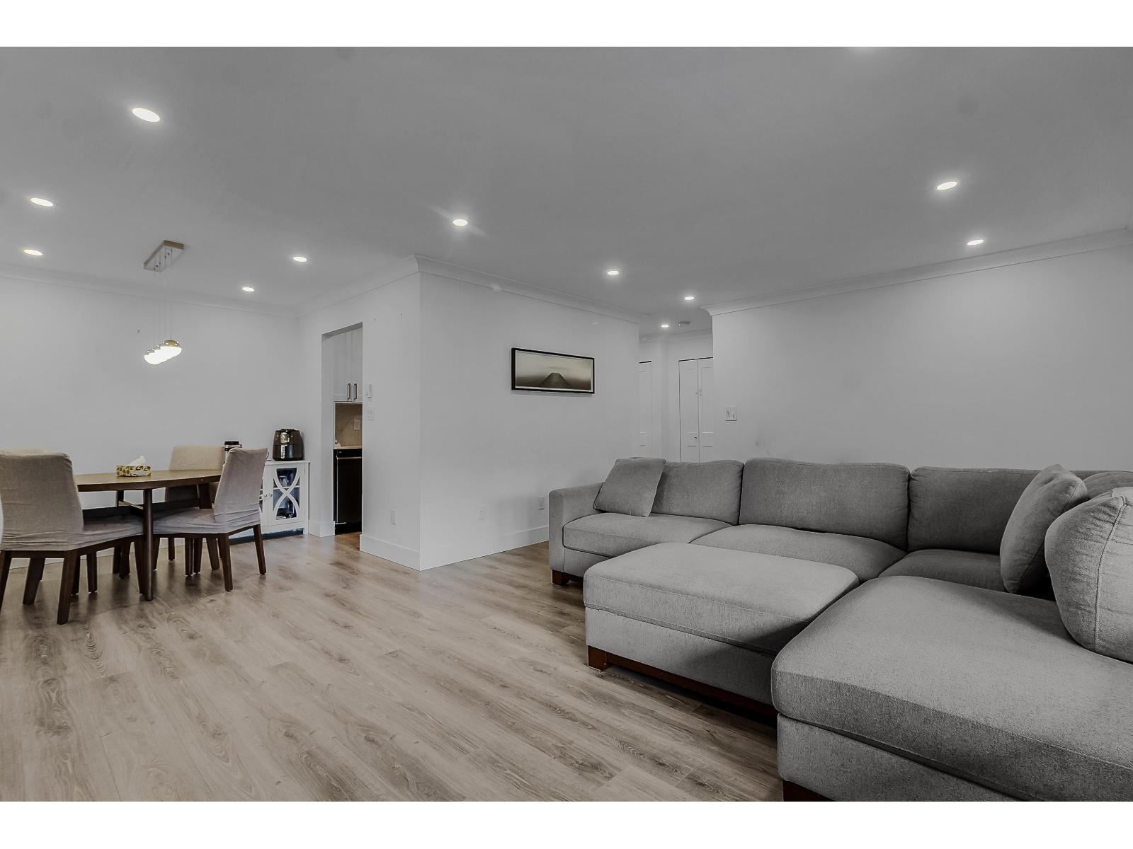 209 13947 72 Avenue Property Photo 8