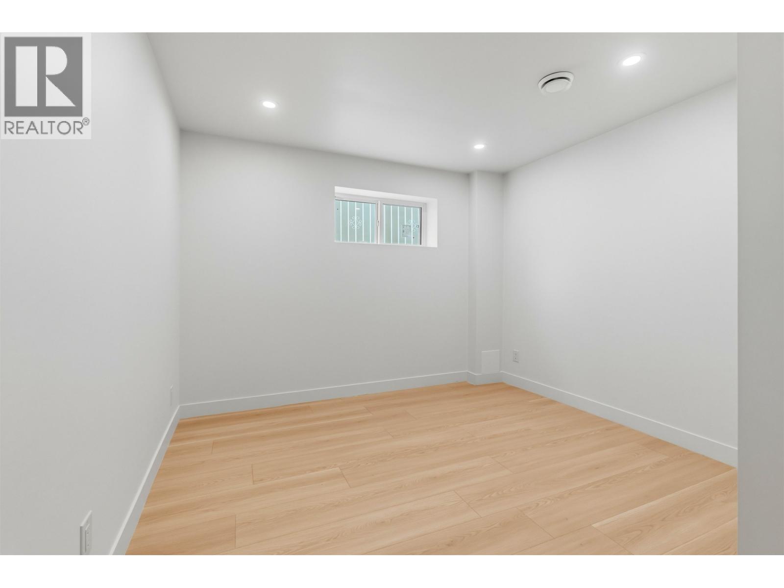 1761 E 57th Avenue Property Photo 19