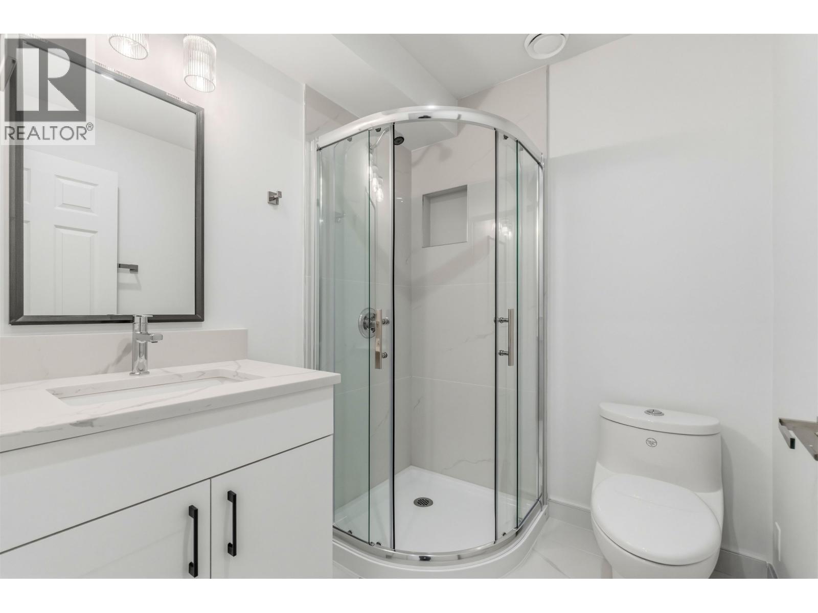 1761 E 57th Avenue Property Photo 23