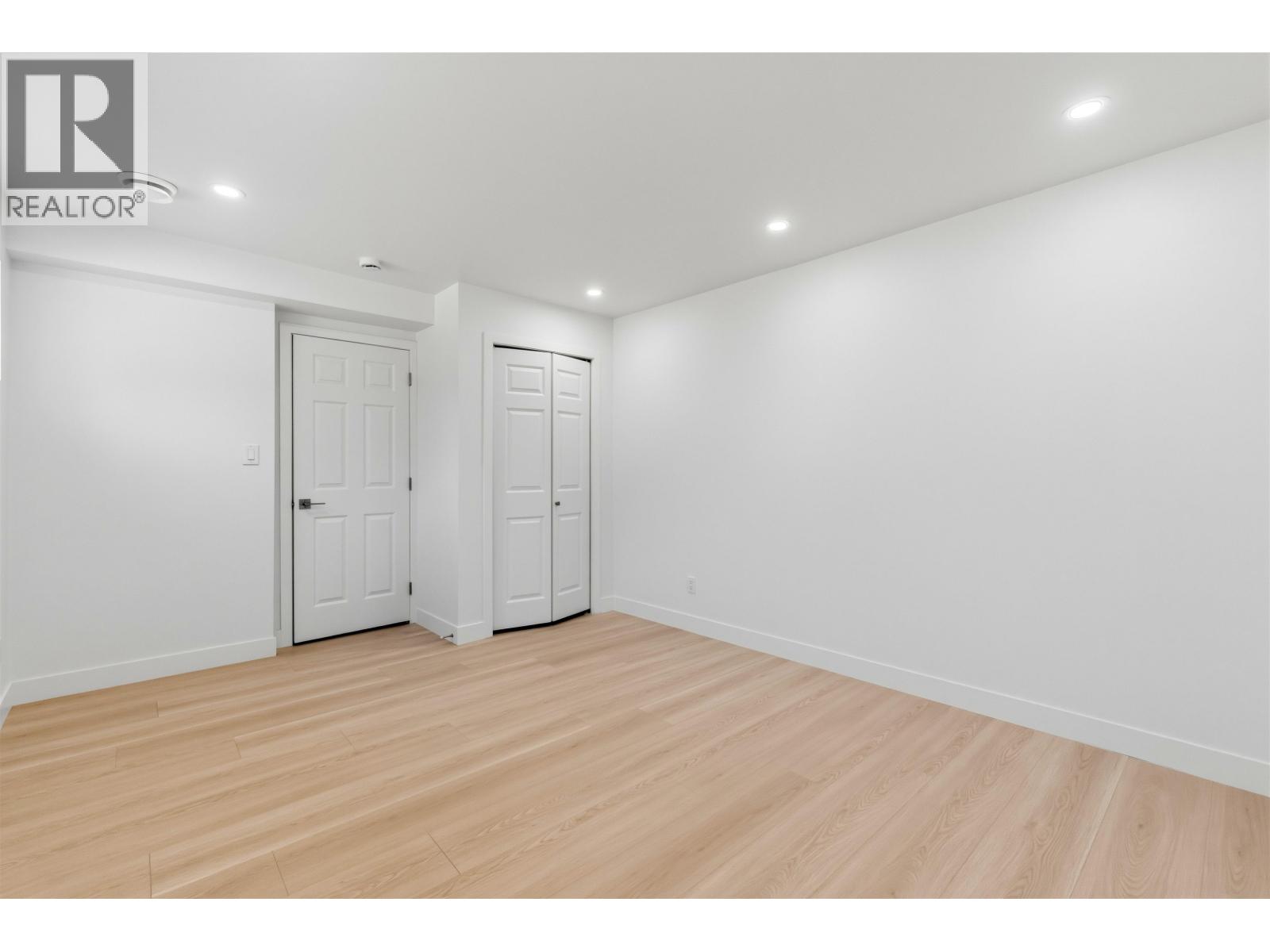 1761 E 57th Avenue Property Photo 26