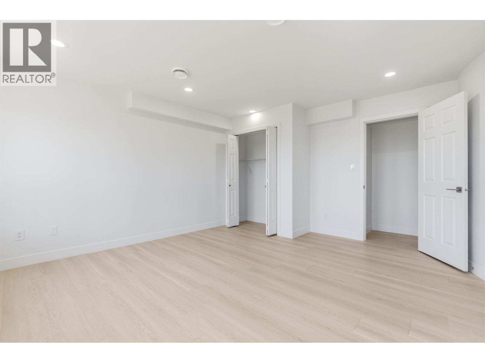 1761 E 57th Avenue Property Photo 35