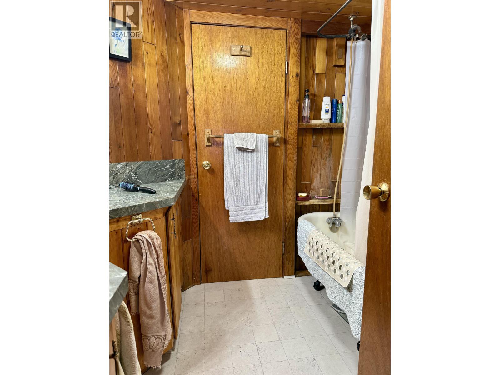 1042 Dean River Place Property Photo 28