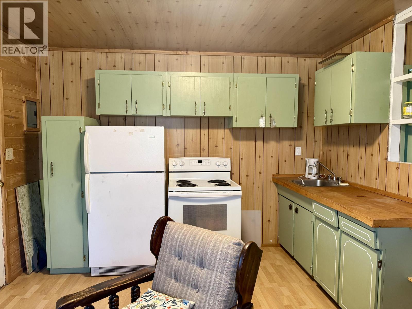 1042 Dean River Place Property Photo 34