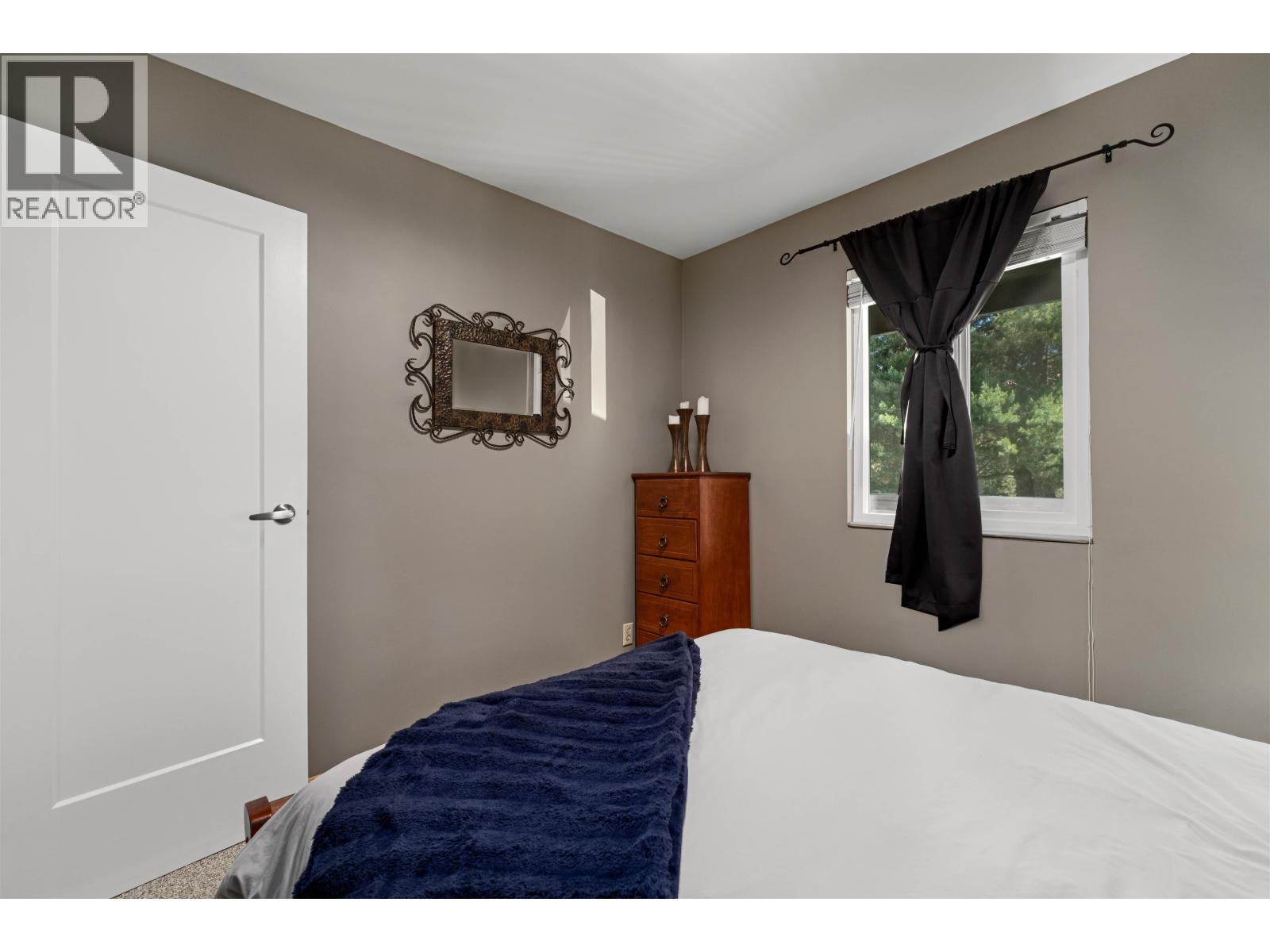 8 7001 Nesters Road Property Photo 11