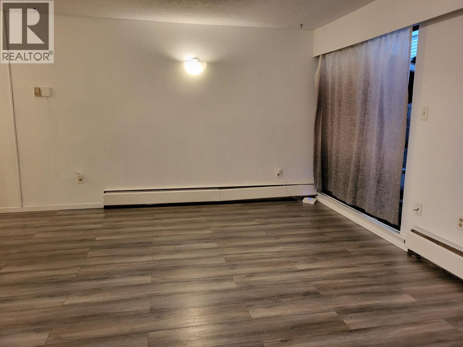 112 515 Eleventh Street Property Photo 2