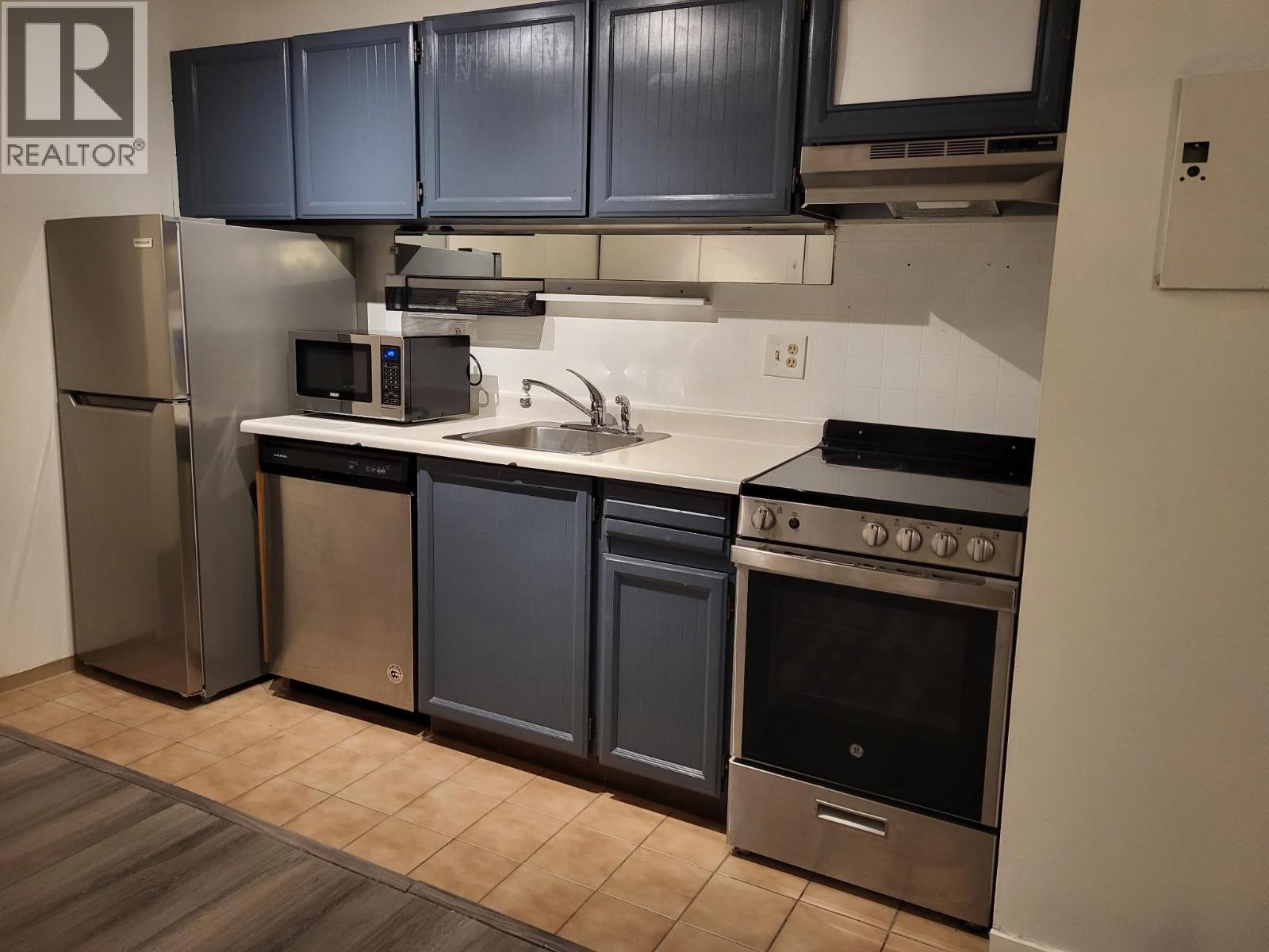 112 515 Eleventh Street Property Photo 4