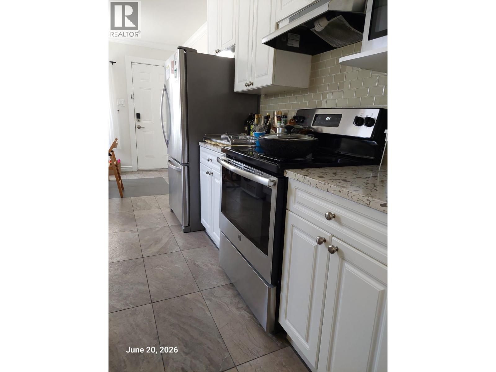 3638 E Pender Street Property Photo 5