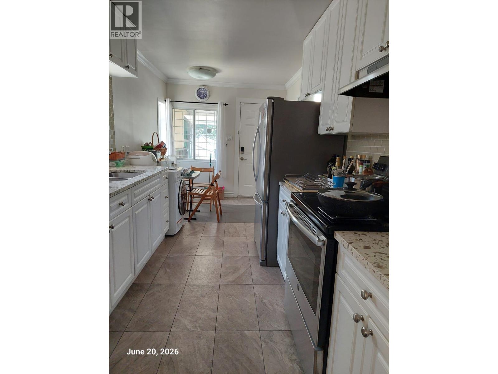 3638 E Pender Street Property Photo 9