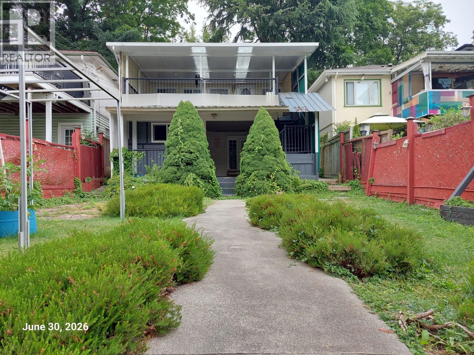 3638 E Pender Street Property Photo 12