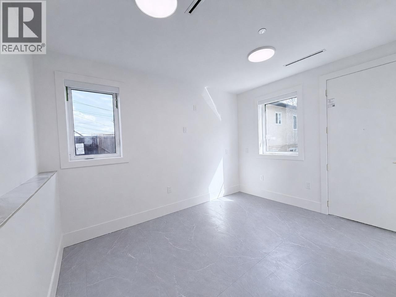 10xx E 62nd Ave Vancouver Bc Property Photo 3