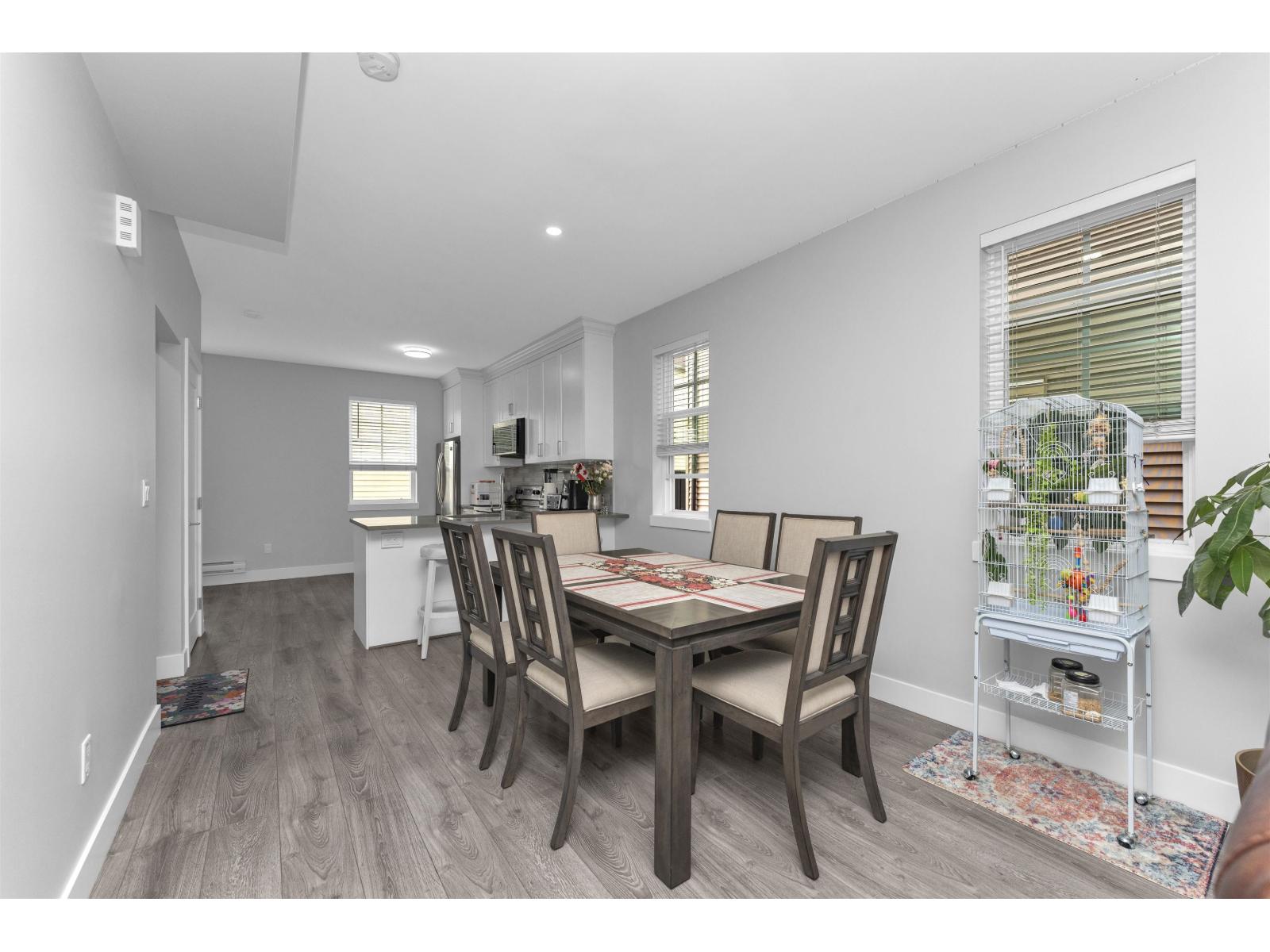 15 2530 Janzen Street Property Photo 8