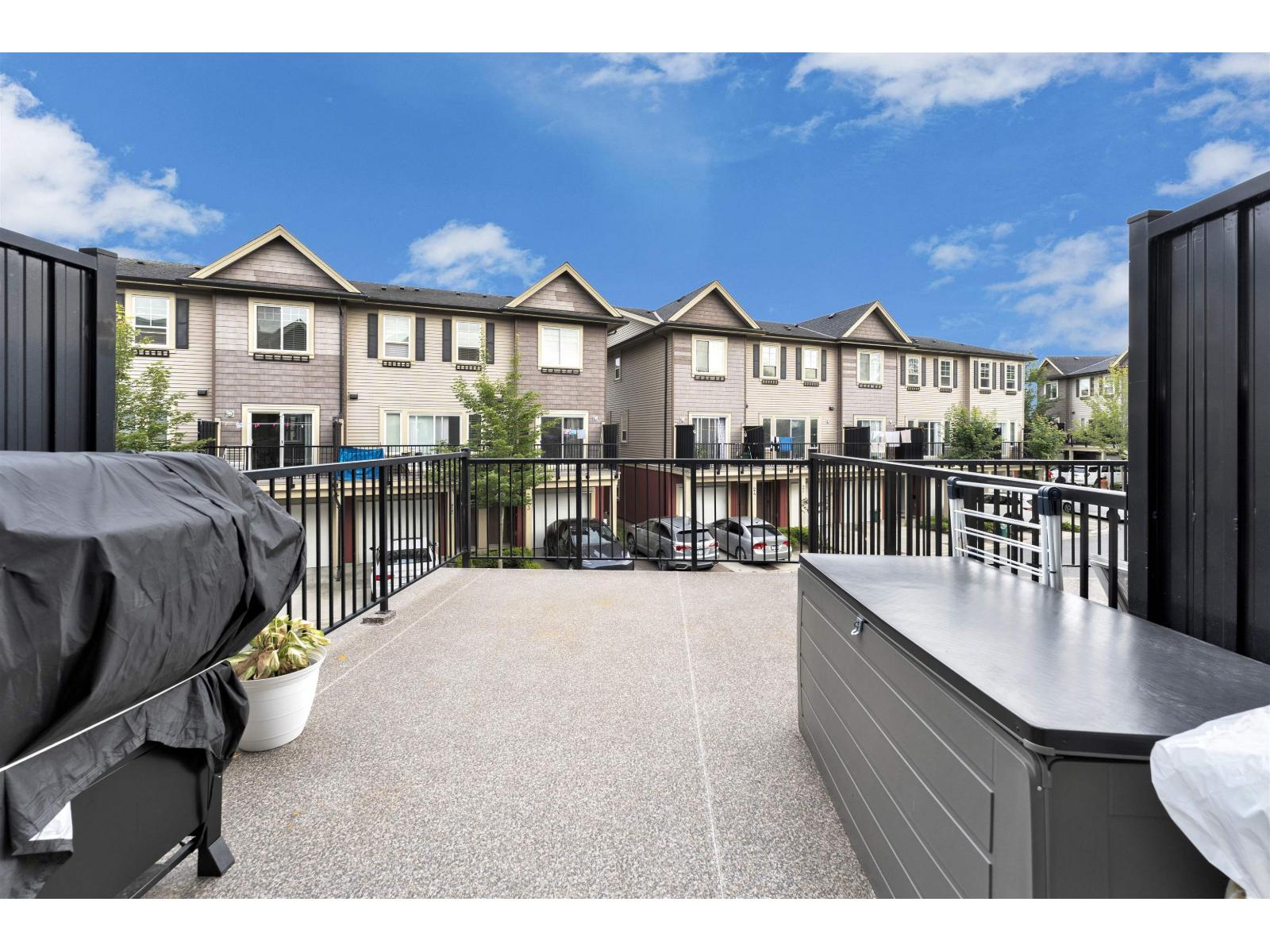 15 2530 Janzen Street Property Photo 11