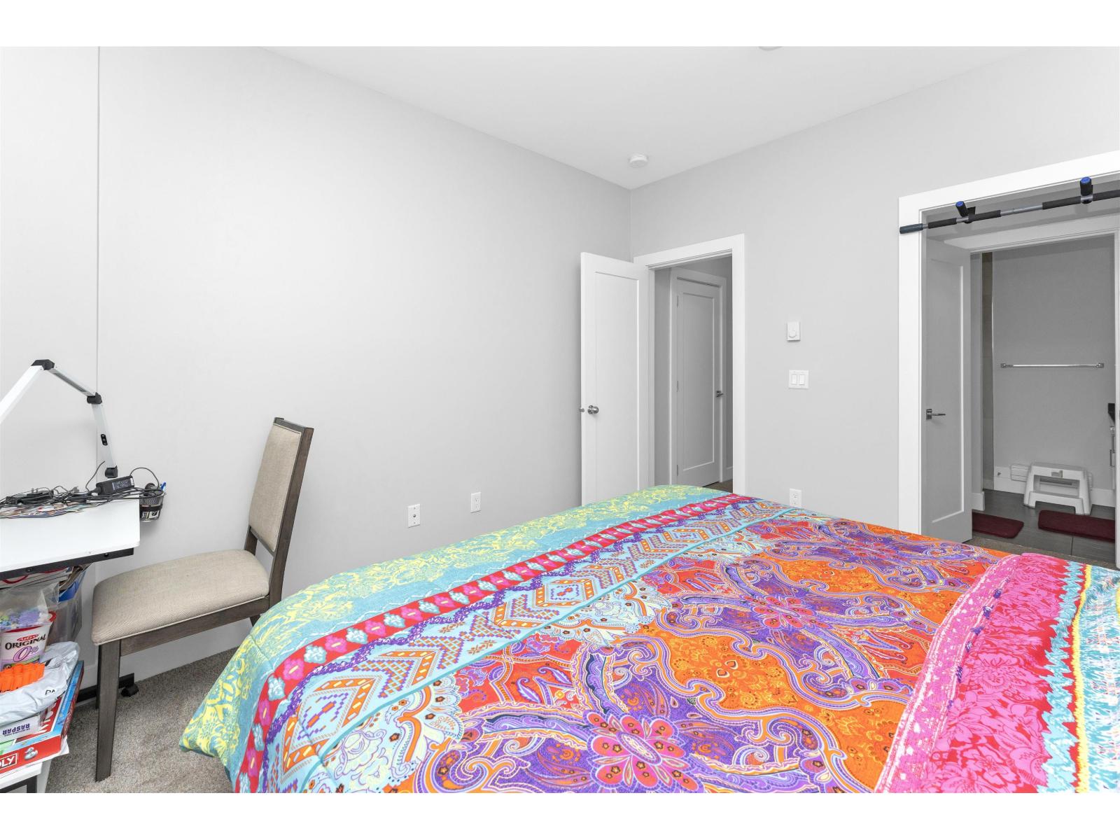 15 2530 Janzen Street Property Photo 13