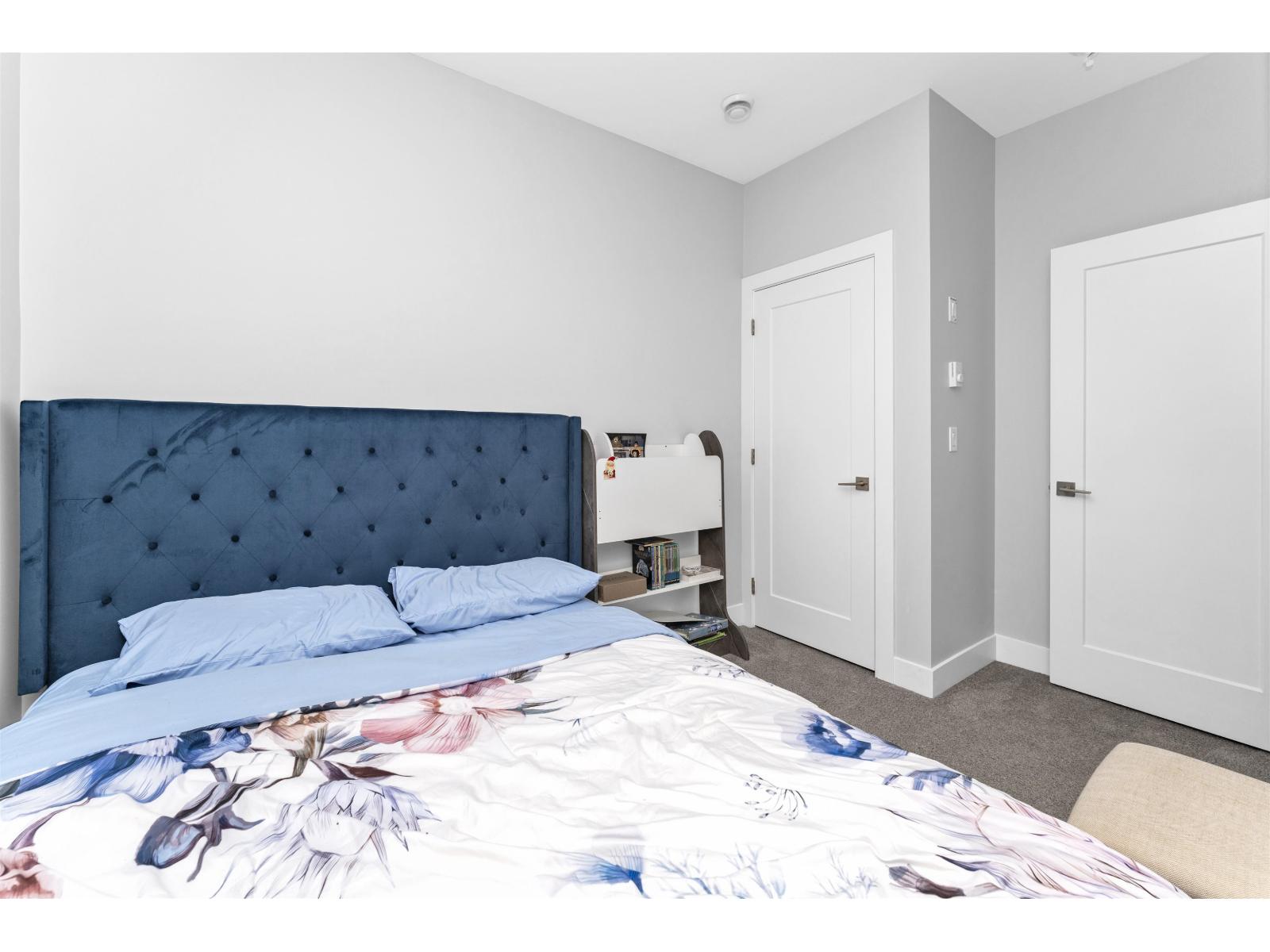 15 2530 Janzen Street Property Photo 16