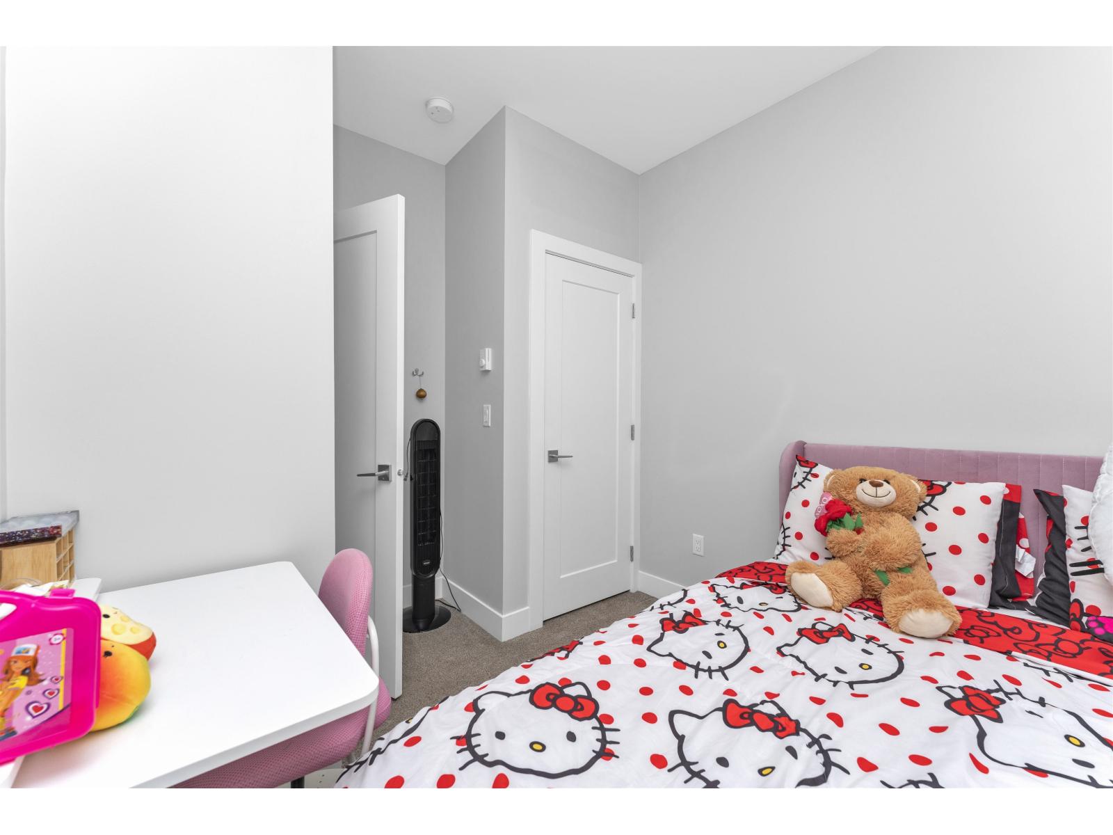 15 2530 Janzen Street Property Photo 18