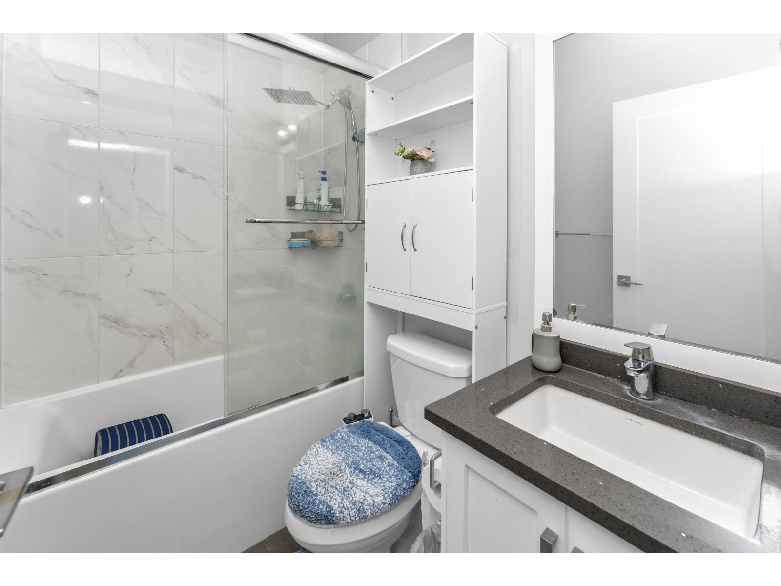 15 2530 Janzen Street Property Photo 19