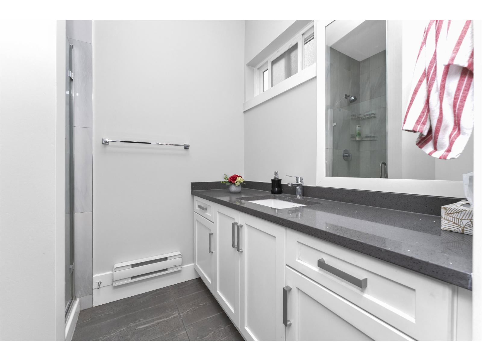 15 2530 Janzen Street Property Photo 20