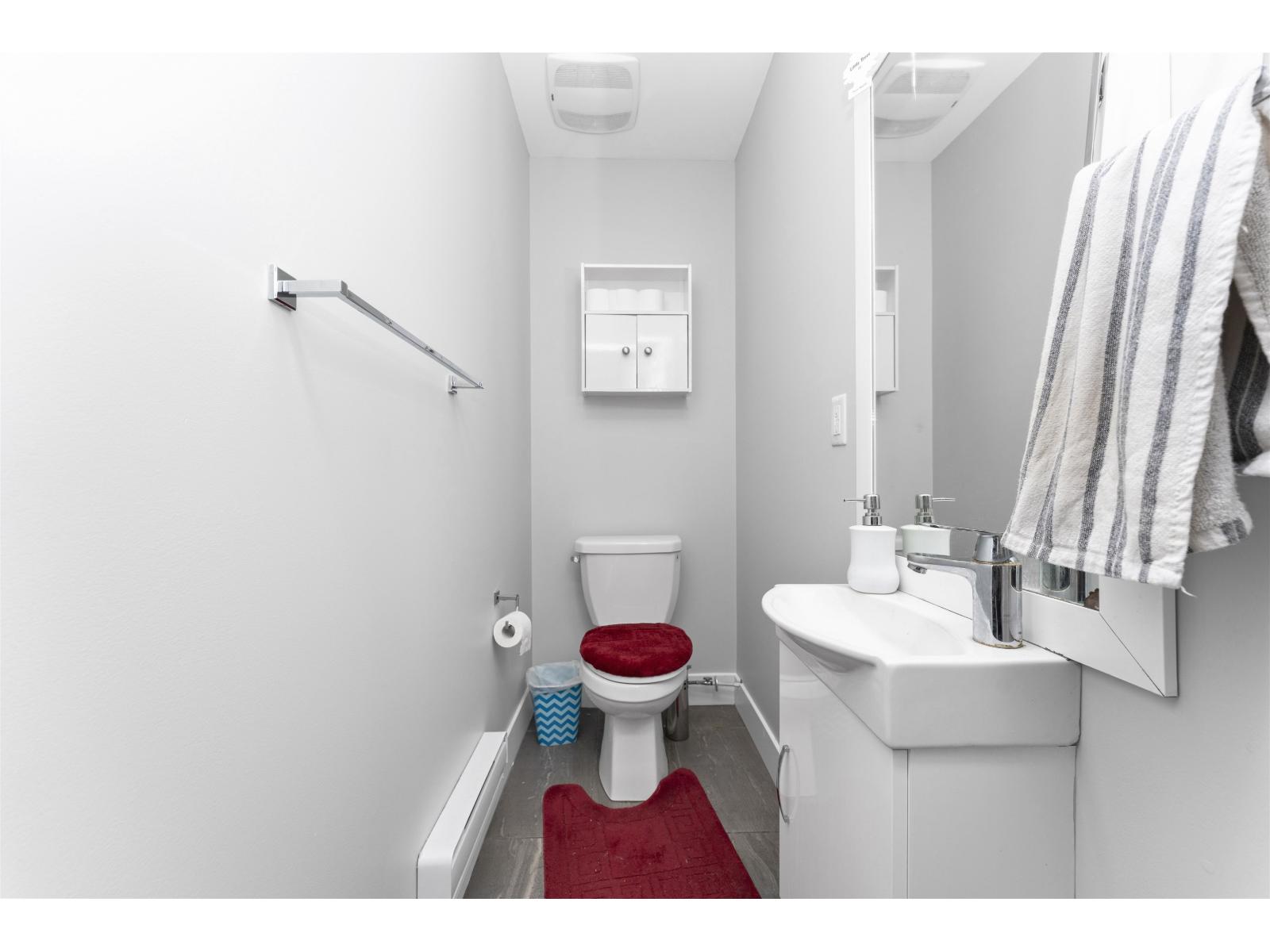 15 2530 Janzen Street Property Photo 22