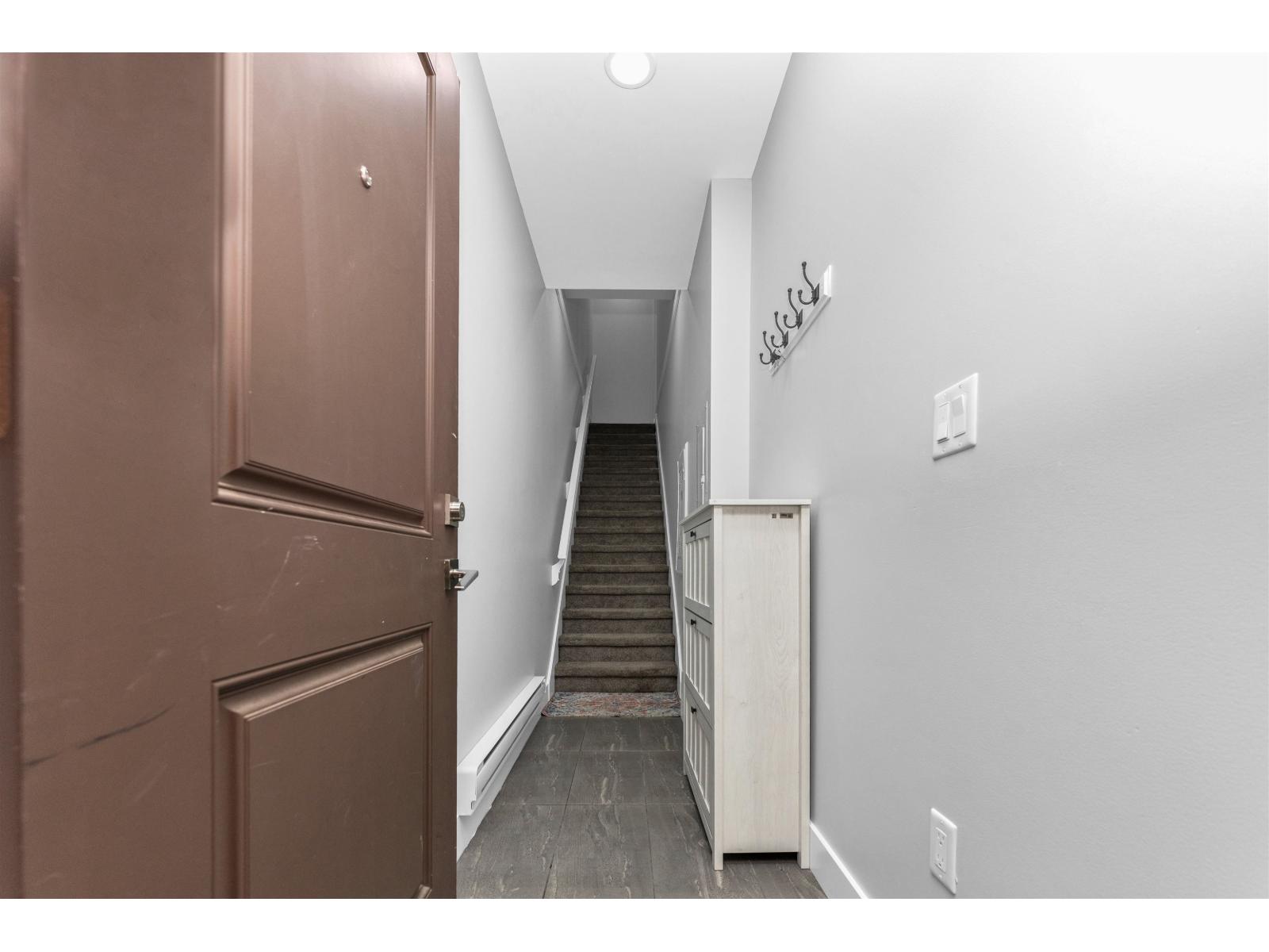 15 2530 Janzen Street Property Photo 23
