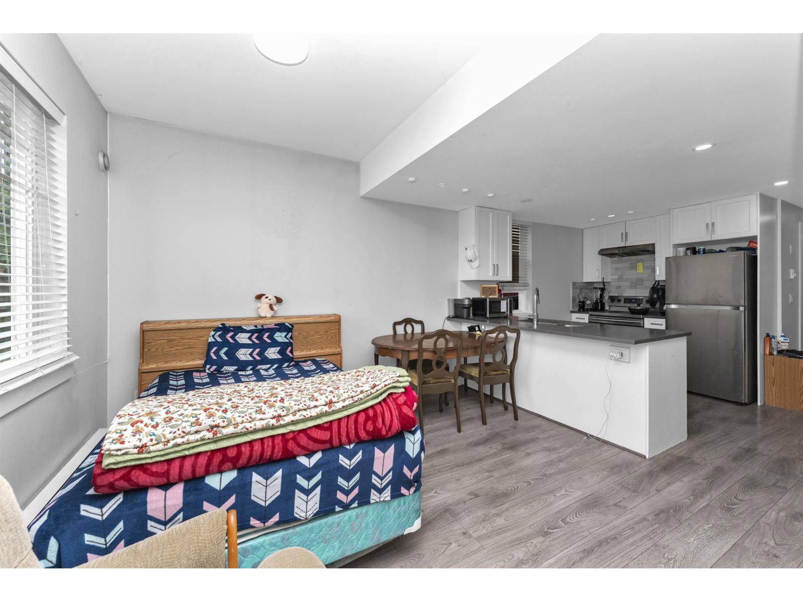 15 2530 Janzen Street Property Photo 27