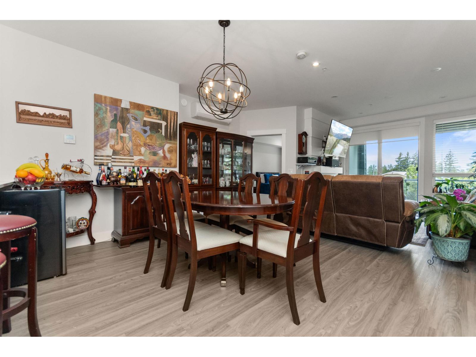 45745 Watson Road #208 Property Photo 6