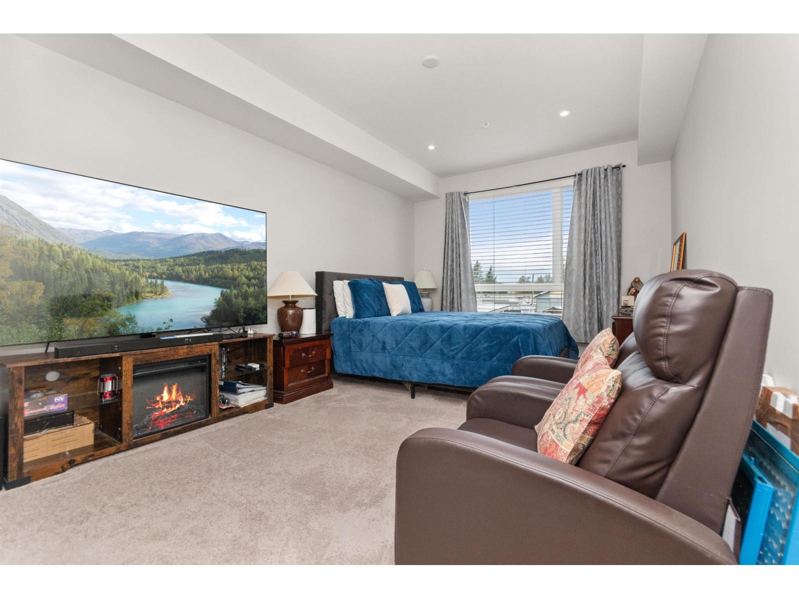 45745 Watson Road #208 Property Photo 14