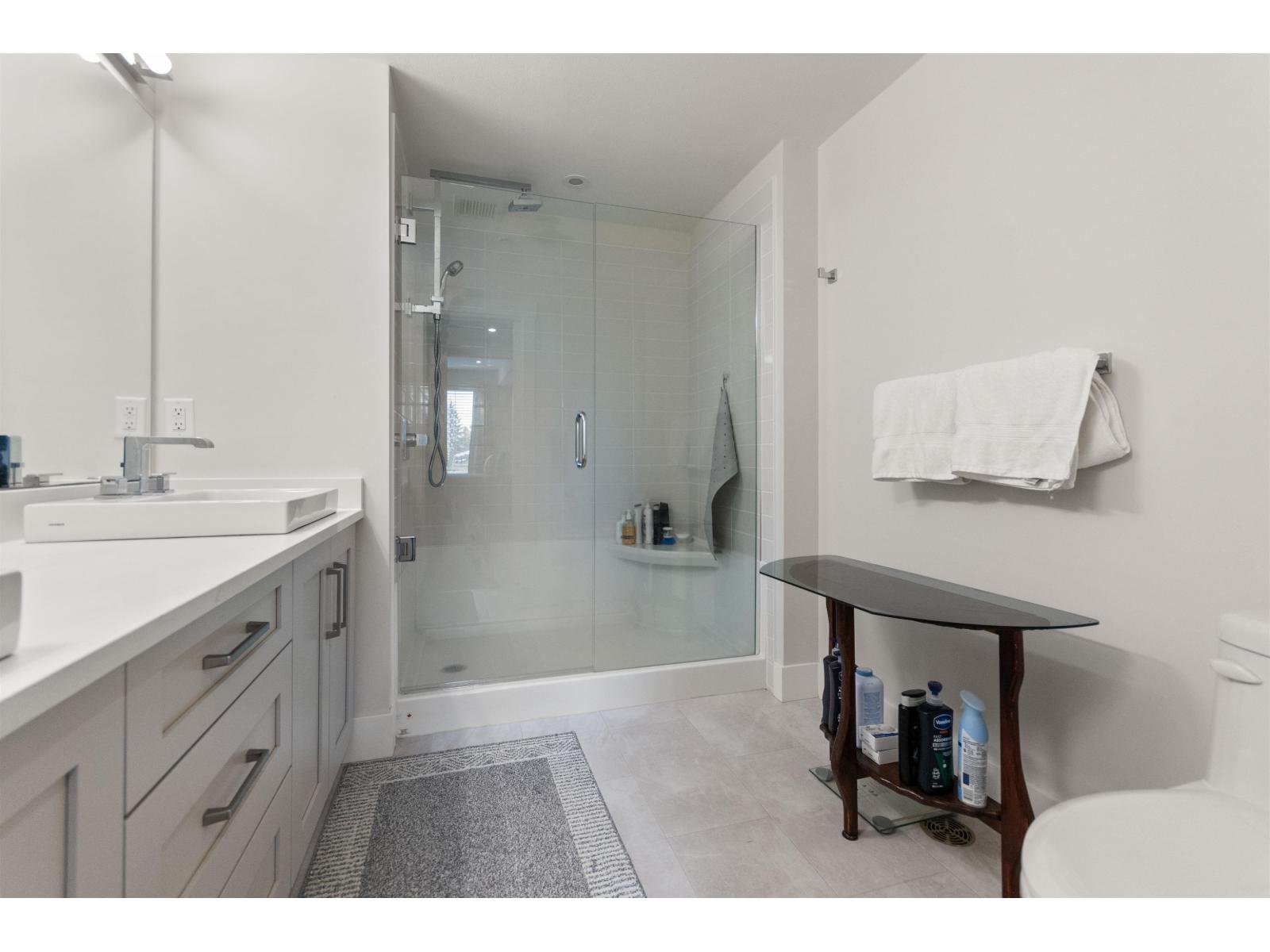 45745 Watson Road #208 Property Photo 17
