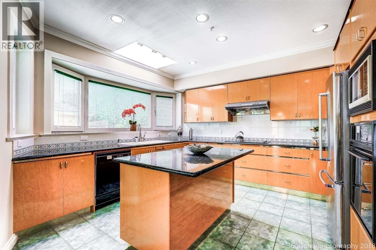 6718 Arbutus Street Property Photo 12
