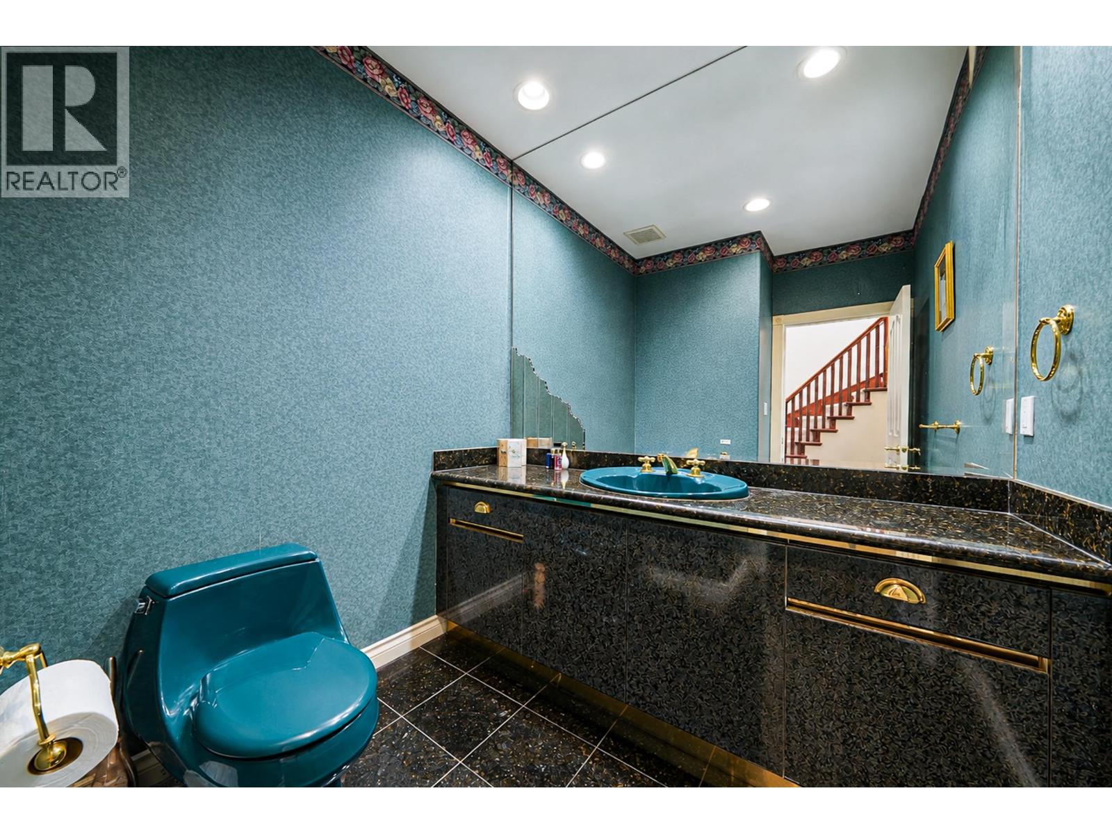 6718 Arbutus Street Property Photo 18
