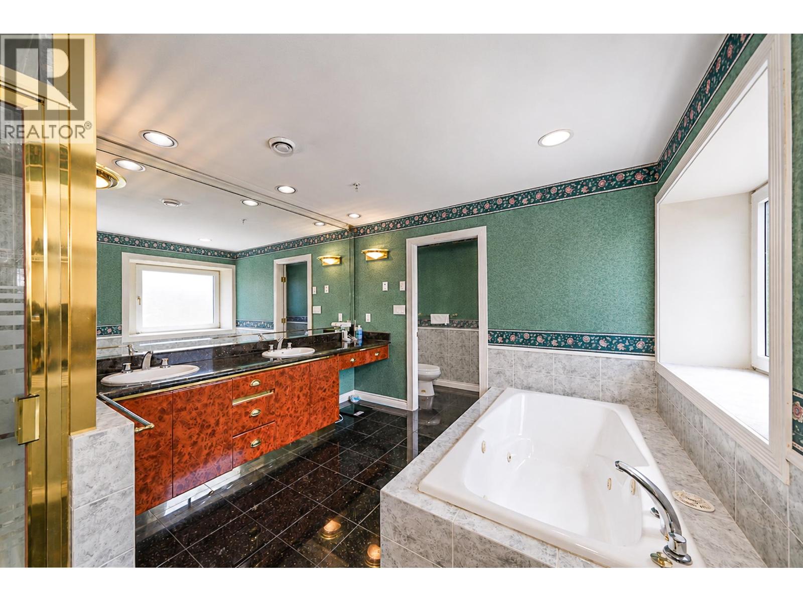 6718 Arbutus Street Property Photo 21