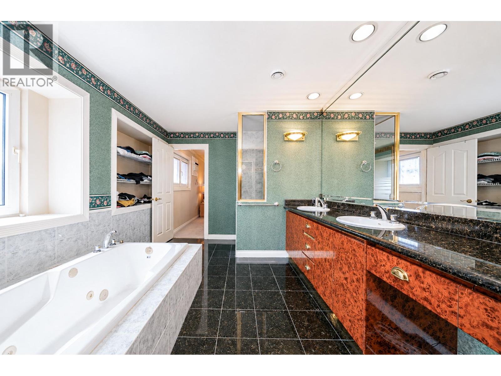 6718 Arbutus Street Property Photo 22